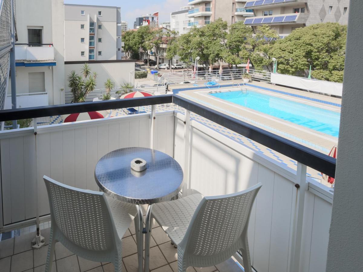 Hotel Blue Marine Линьяно-Саббьядоро Экстерьер фото
